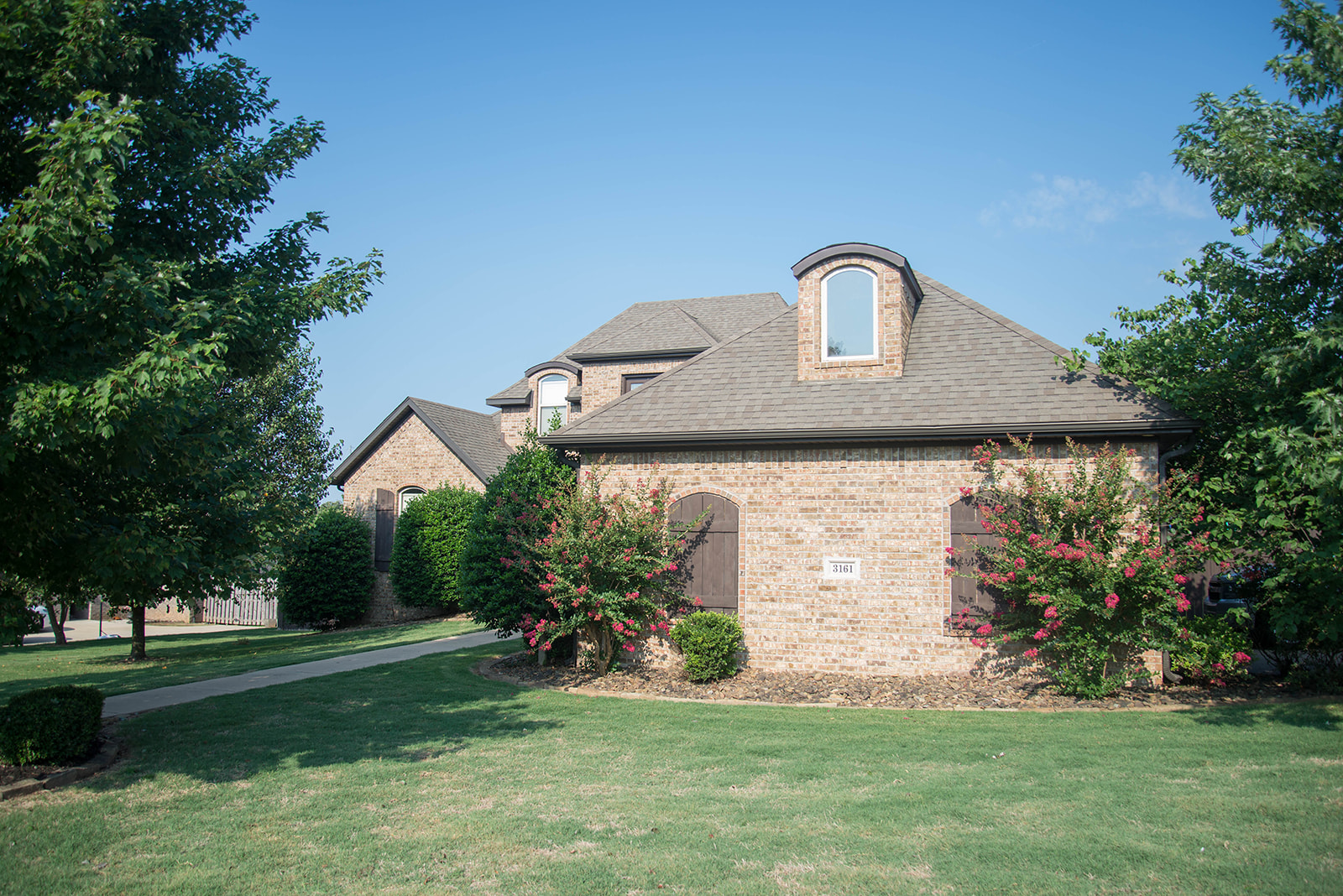 Exterior_front_from_corner_3161_N_Chassy_Ave